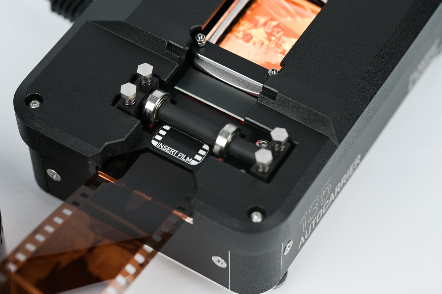 135 Autocarrier. Automatic 35mm scanning system.